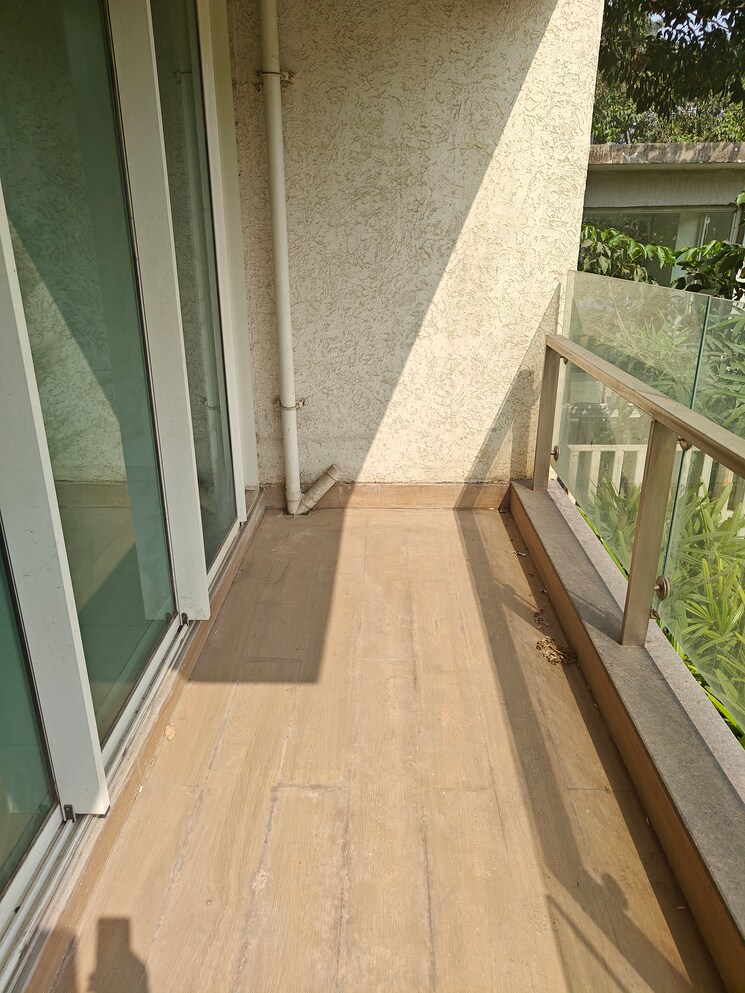 Balcony, l-t-seawoods-residences-phase-1-part-a 2 Bedroom 825 Sq.Ft. Apartment In Panvel Navi Mumbai 8164120