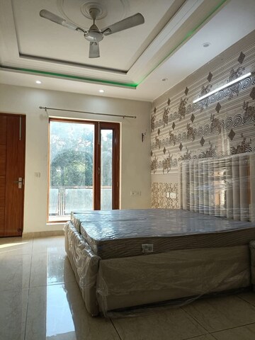 Bedroom in Studio Builder Floor at Unitech South City 1, South City 1 – for Rent