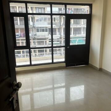 Room in 2 BHK Apartment at TDI City Kingsbury, Sector 61 – for Rent