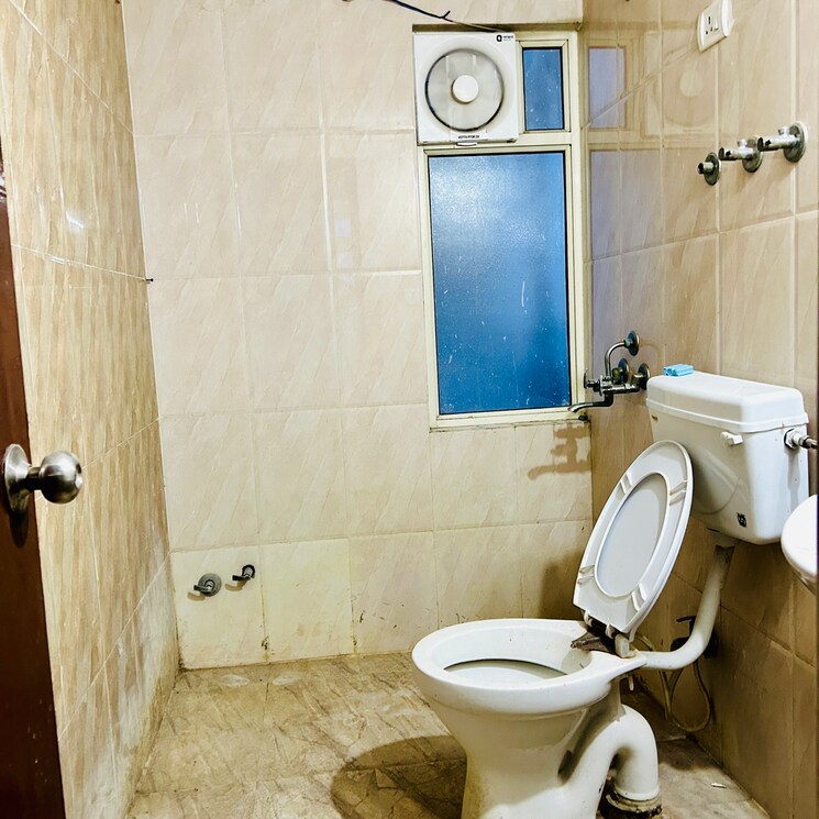 Bathroom, kundli 3 Bedroom 1715 Sq.Ft. Apartment In Kundli Sonipat 8164165