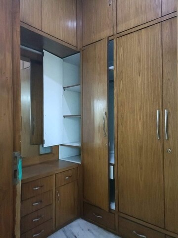 Bathroom in 3 BHK Builder Floor at Saurabh Niwas, Sector 40 – for Rent