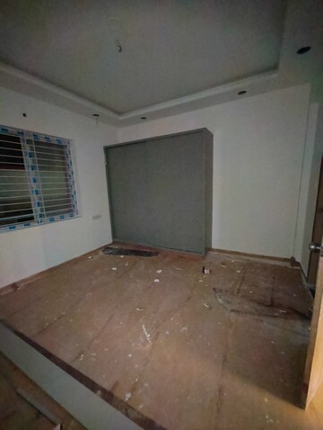 Room in 3 BHK Apartment at Indiranagar – for Rent