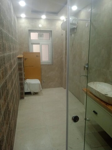 Bathroom in 3 BHK Builder Floor at Saurabh Niwas, Sector 40 – for Rent