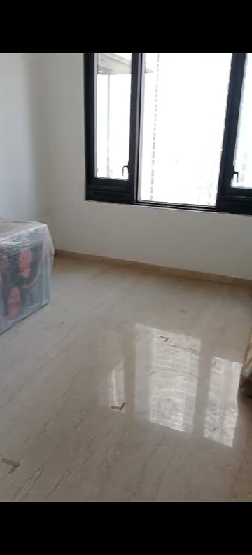 Room in 2 BHK Apartment at Lodha Allura, Worli – for Sale