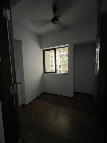 Room in 1.5 BHK Apartment at Lodha Lakeshore Greens, Dombivli East – for Rent