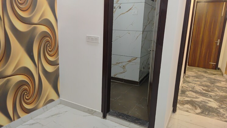 Other, dwarka mor 3 Bedroom 75 Sq.Yd. Builder Floor In Dwarka Mor Delhi 8164241