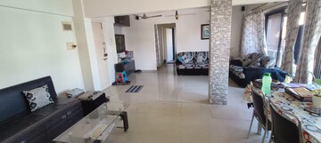 Master Bedroom in 2 BHK Apartment at Wadhwa TW Gardens, Kandivali East – for Rent