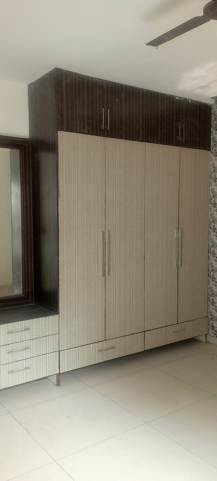 undefined, patiala road 3 Bedroom 100 Sq.Yd. Independent House In Patiala Road Zirakpur 8164261