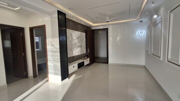 Room in 3 BHK Apartment at Jayabheri The Summit, Narsingi – for Rent