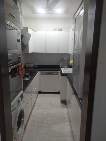 Bathroom in 2.5 BHK Builder Floor at Safdarjang Enclave – for Rent