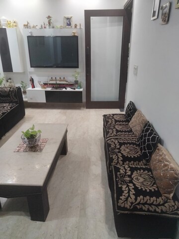 Bedroom in 2.5 BHK Builder Floor at Safdarjang Enclave – for Rent