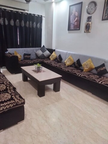 Bedroom in 2.5 BHK Builder Floor at Safdarjang Enclave – for Rent
