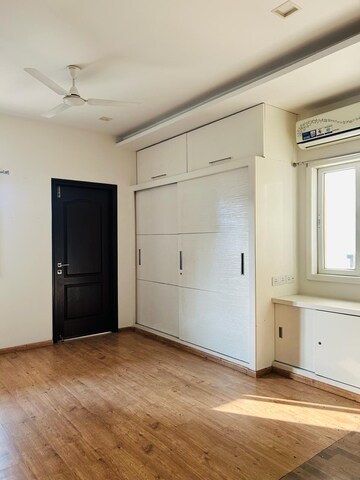 Room in 3 BHK Apartment at Jayabheri The Summit, Narsingi – for Rent