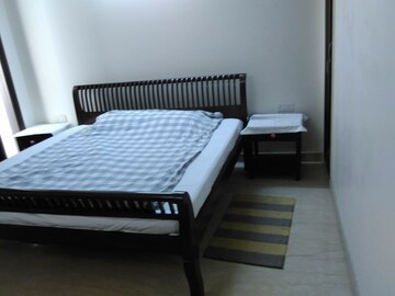 Bedroom in 3 BHK Builder Floor at Safdarjung Enclave – for Sale
