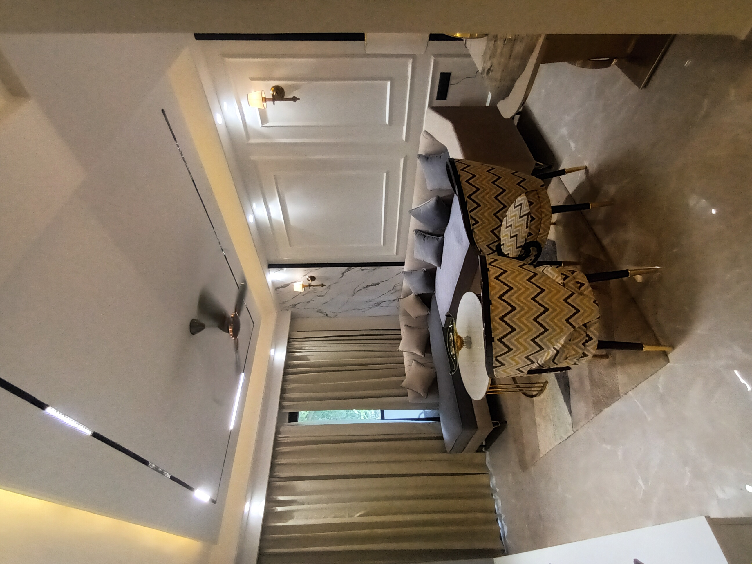 4 BHK + Pooja Room,Servant Room 2400 Sq.Ft. Builder Floor in Infinite Luxury