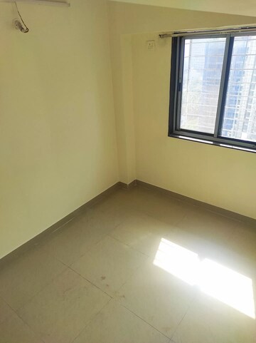 Room in 1 BHK Apartment at Nakshatra Pride-I, Naigaon East – for Rent