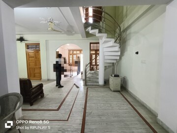 Master Plan in 3 BHK Villa at Gomti Nagar – for Rent