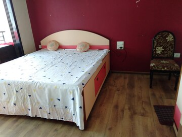 Bedroom in 2 BHK Apartment at Zenith Chs, Nerul – for Rent