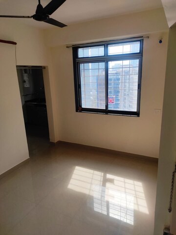 Room in 1 BHK Apartment at Parasnath Nagari, Naigaon East – for Rent