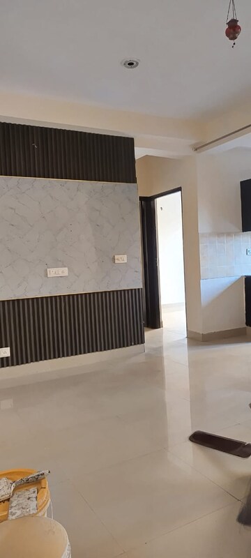 Room in 2 BHK Apartment at Gardenia Golf City, Sector 75 – for Rent