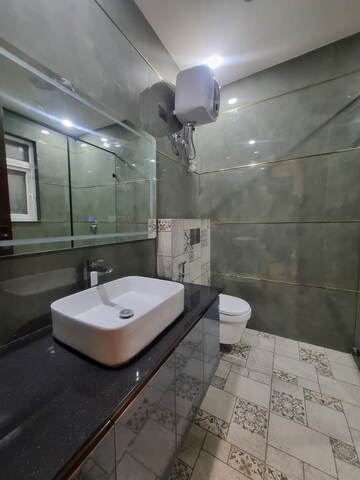 Bathroom in 4 BHK Apartment at Ireo Victory Valley, Sector 67 – for Sale