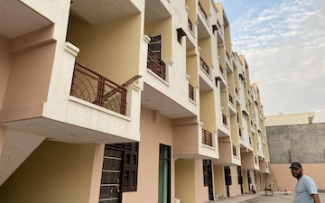 1.5 BHK Builder Floor For Rent in SR 73 Avenue, Sector 73