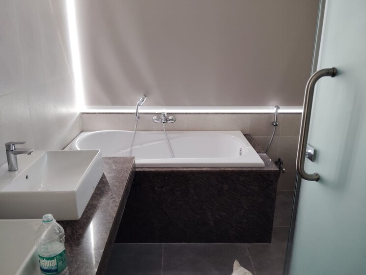 Bathroom, gera-isle-royale 3.5 Bedroom 2000 Sq.Ft. Apartment In Bavdhan Pune 8164454