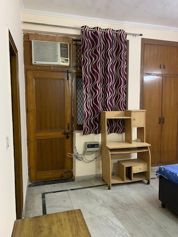 2 BHK Apartment For Rent in RWA Apartments Sector 70 Sector 70 Noida  8164462