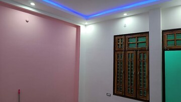 Room in 2 BHK Apartment at Aliganj – for Rent
