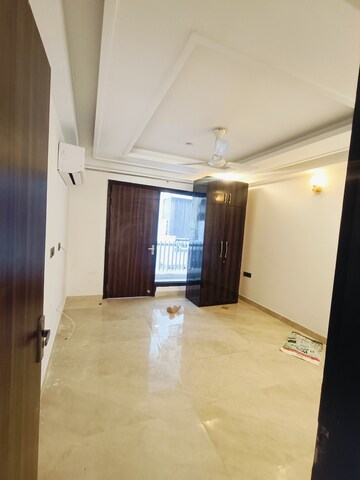 Room in 3 BHK Builder Floor at Ansal API Esencia, Sector 67 – for Rent