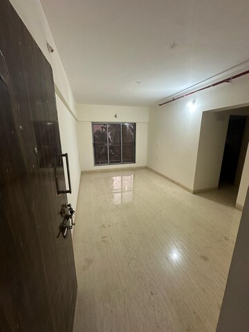 Room in 1 BHK Apartment at Vardhman Grandeur, Andheri West – for Rent
