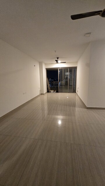Room in 3 BHK Apartment at The Wadhwa The Address, Ghatkopar West – for Rent