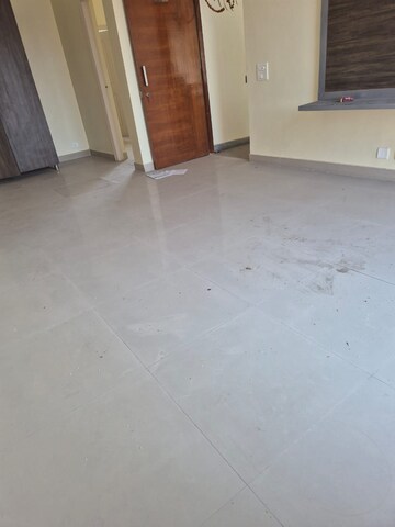 Room in 3 BHK Builder Floor at Sector 48 – for Rent