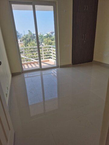 Balcony in 3 BHK Builder Floor at Sector 48 – for Rent
