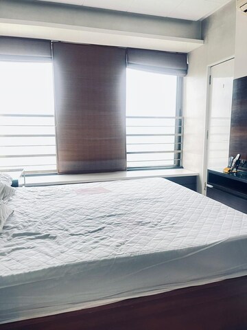 Bedroom in 3 BHK Apartment at Oberoi Realty Exquisite, Goregaon East – for Rent