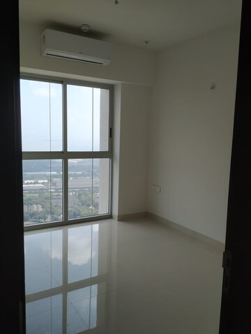Room in 2 BHK Apartment at Marathon Monte South, Byculla West – for Rent