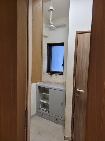 Bathroom in 4 BHK Apartment at Lodha The Park, Worli – for Rent