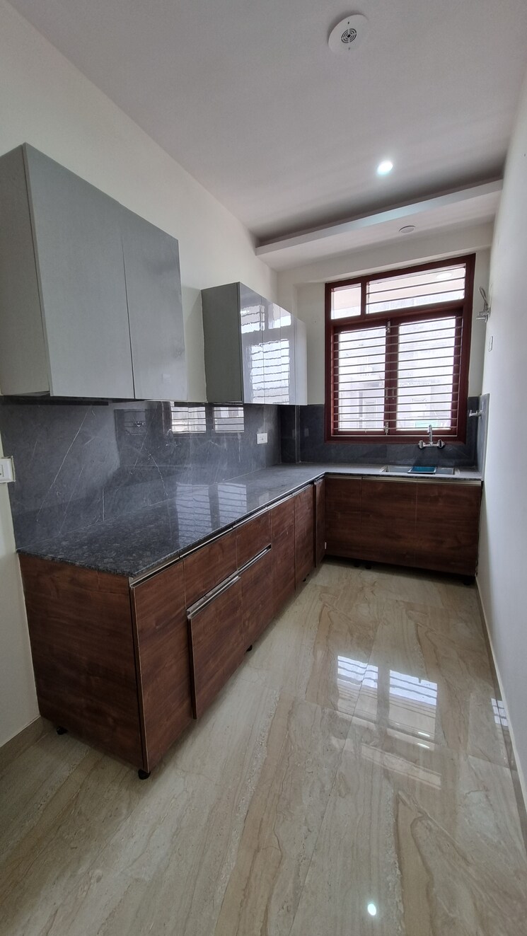 Kitchen, sai-kunj-new-palam-vihar 3 Bedroom 1444 Sq.Ft. Builder Floor In New Palam Vihar Phase 3 Gurgaon 8164683