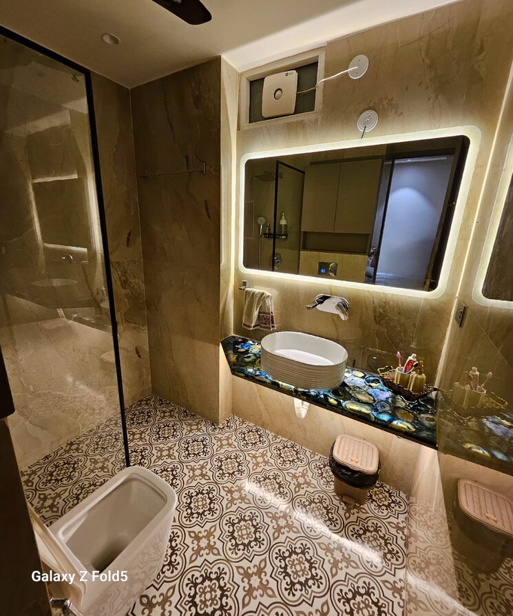 Bathroom, ahinsa khand 1 3.5 Bedroom 1600 Sq.Ft. Apartment In Ahinsa Khand 1 Ghaziabad 8164784