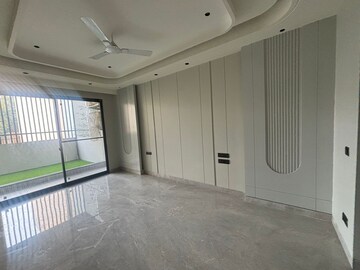 Room in 4 BHK Builder Floor at Sector 41 – for Sale