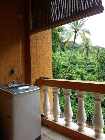 Furnished Amenities in 2 BHK Apartment at Bambolim – for Rent