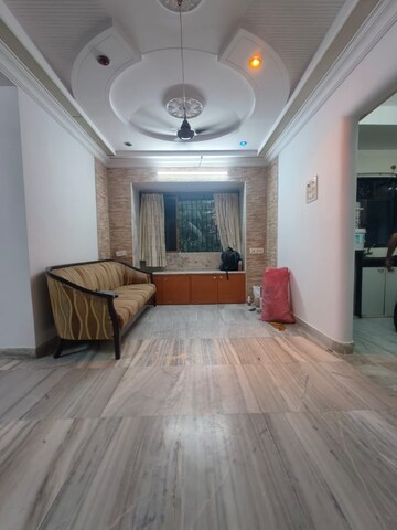 Room in 3 BHK Apartment at Shwetambara CHS, Kandivali West – for Rent