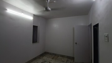 Room in 1 BHK Apartment at Andheri West – for Rent