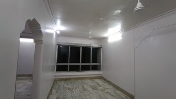Room in 1 BHK Apartment at Andheri West – for Rent