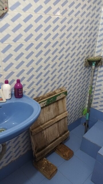Bathroom in 3 BHK Apartment at Netaji Nagar – for Sale