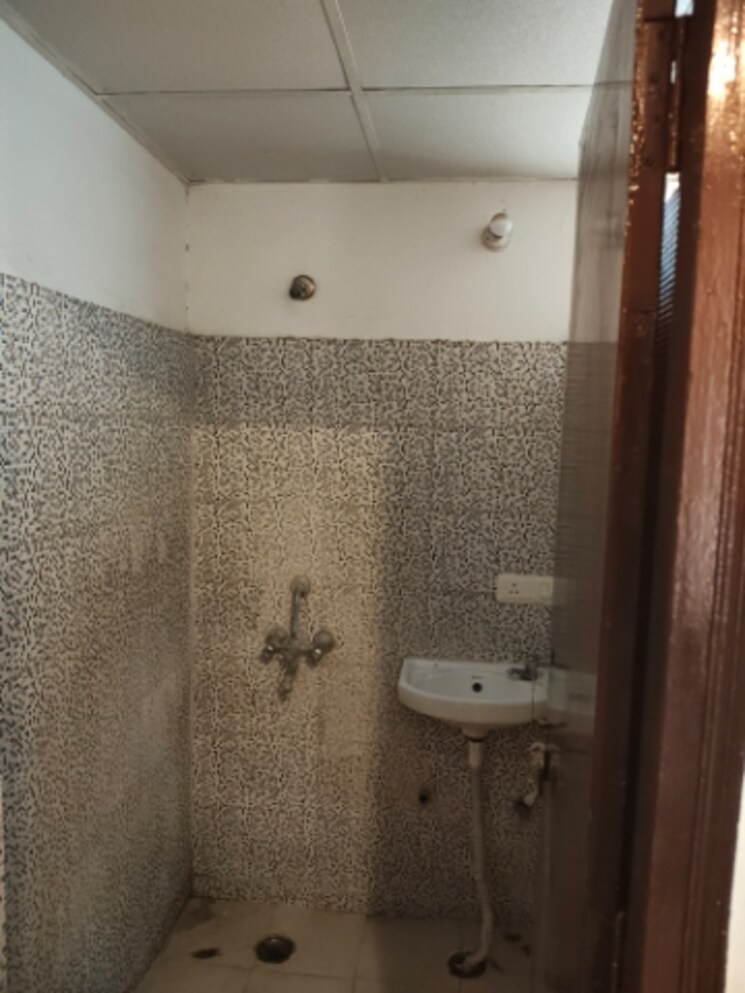 Bathroom, breez-global-heights 1 Bedroom 410 Sq.Ft. Apartment In Sohna Sector 33 Gurgaon 8165018