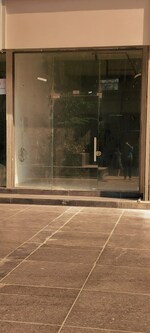 1285 Sq.Ft. Showroom in Money Plant High Street, 