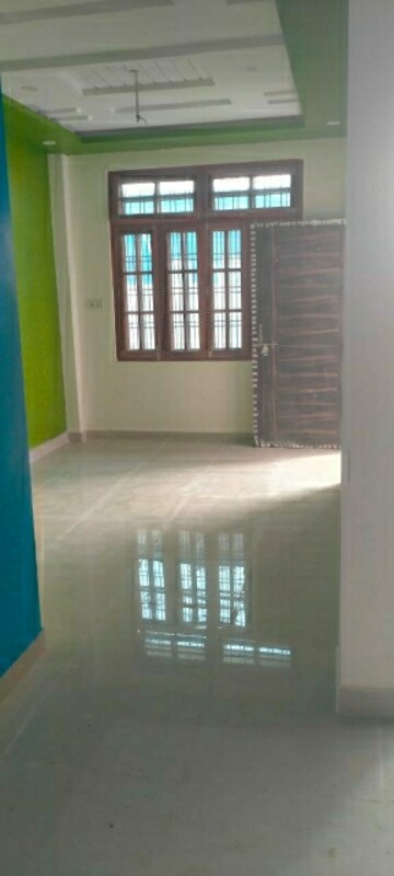 Room in 4 BHK Independent House at Gomti Nagar – for Sale