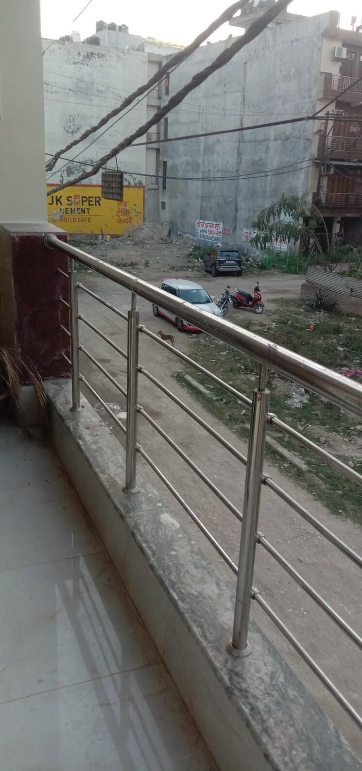 Balcony, pandav nagar 3 Bedroom 105 Sq.Yd. Builder Floor In Pandav Nagar Ghaziabad 8165106