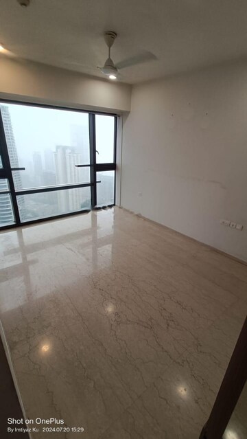 Room in 3 BHK Apartment at Lodha Trump Tower, Worli – for Rent
